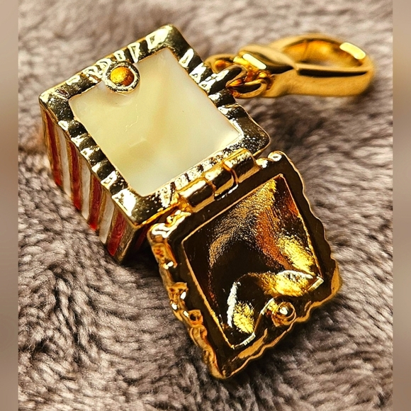 Juicy Couture Gold Red Striped Popcorn Charm Locket Opens Pop Corn Movies Snack - Picture 11 of 16